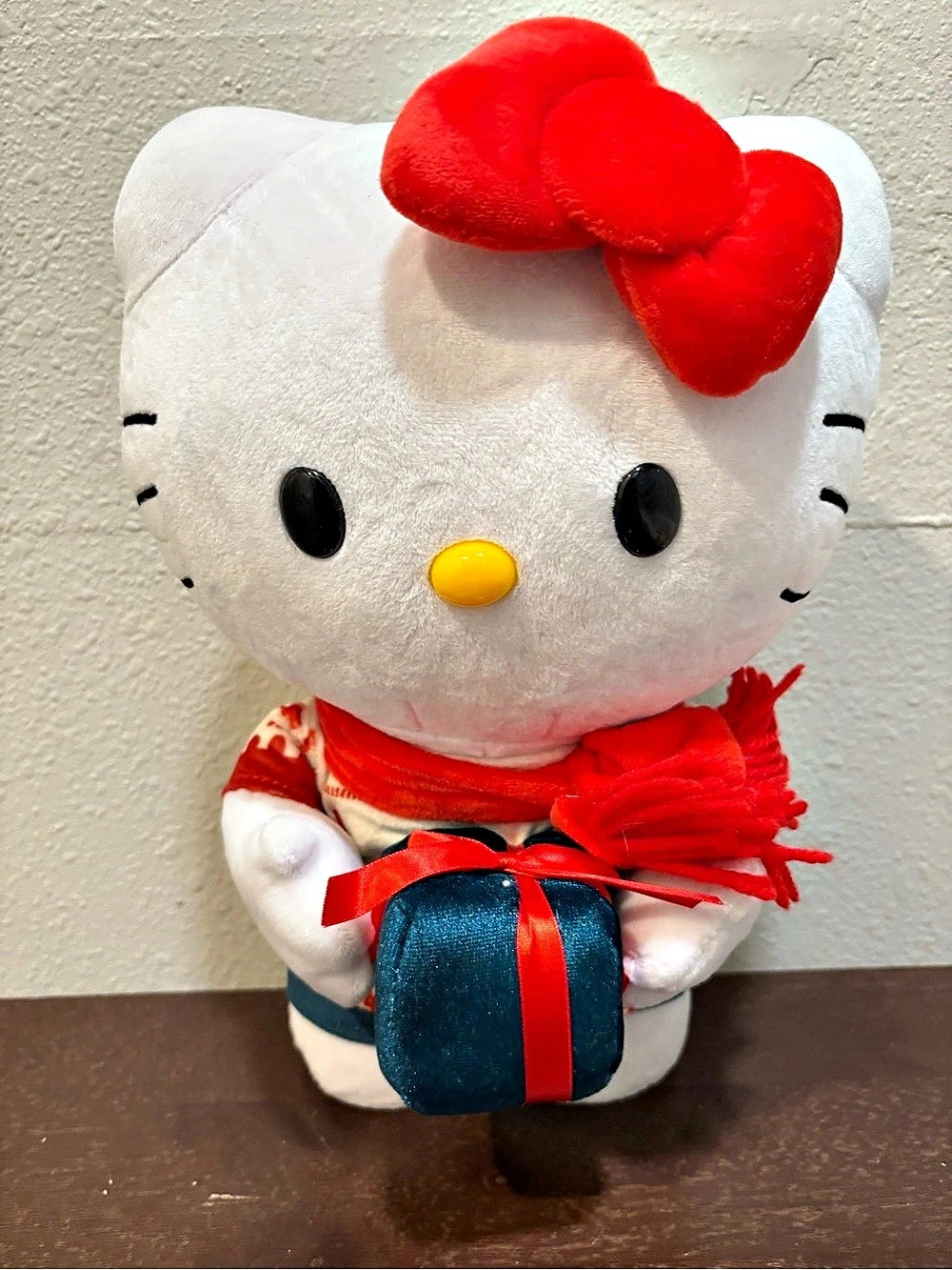 Sanrio Hello Kitty Christmas Sweater Plush with Gift Box Dancing (works!)